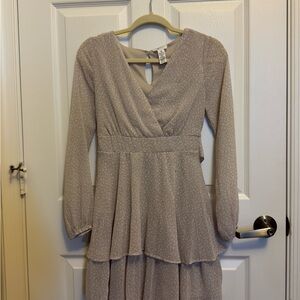 Chic Long Sleeve Layered Dress in Cream Pattern
